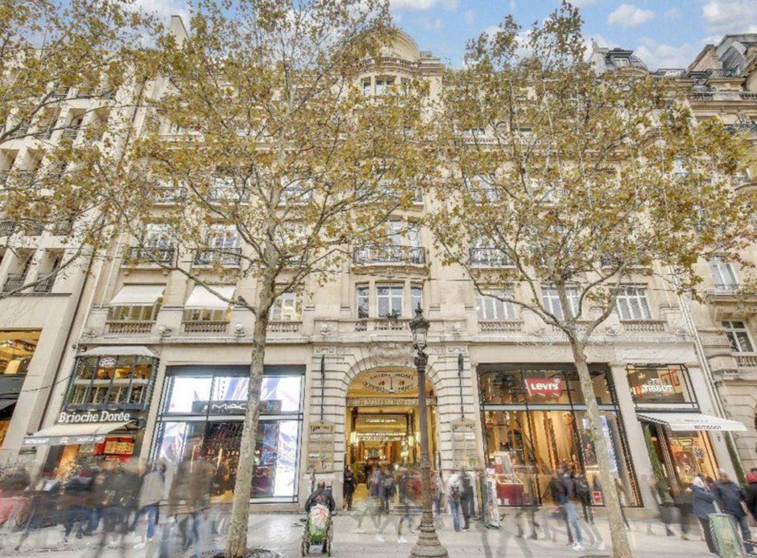 CHAMPS ELYSEES TRES BELLE BOUTIQUE A VENDRE 